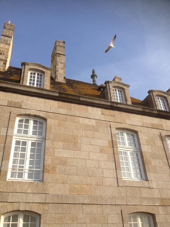 Le 1725 Apartment