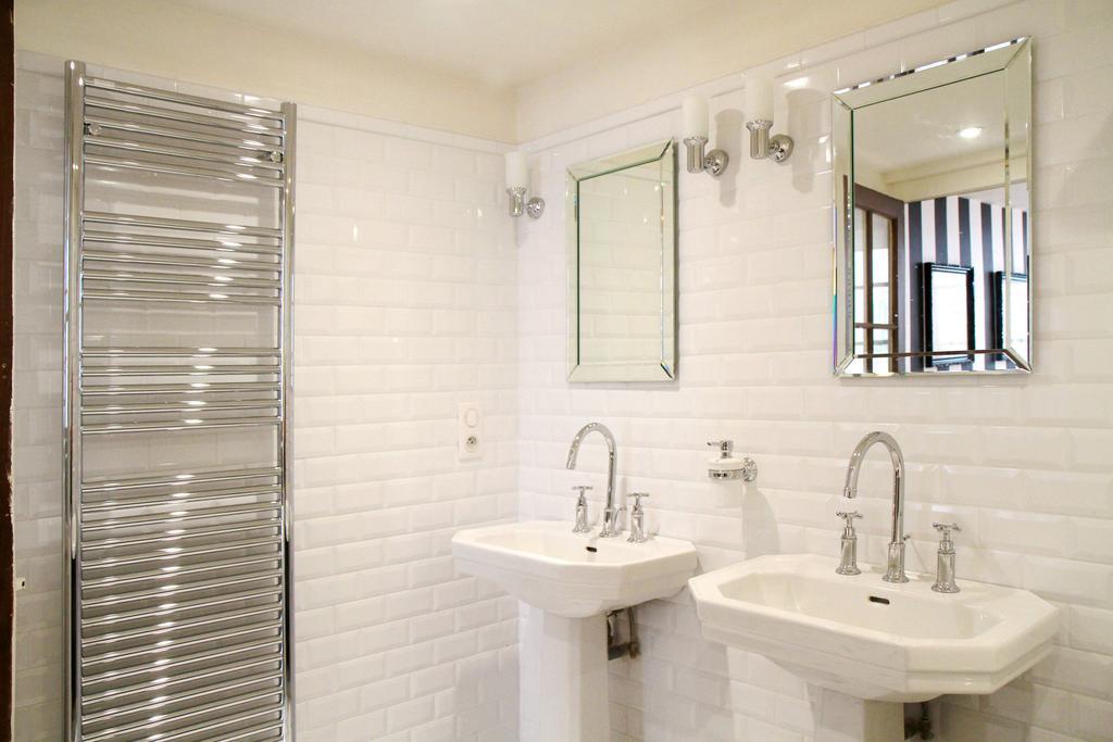 Le 1725 Apartment